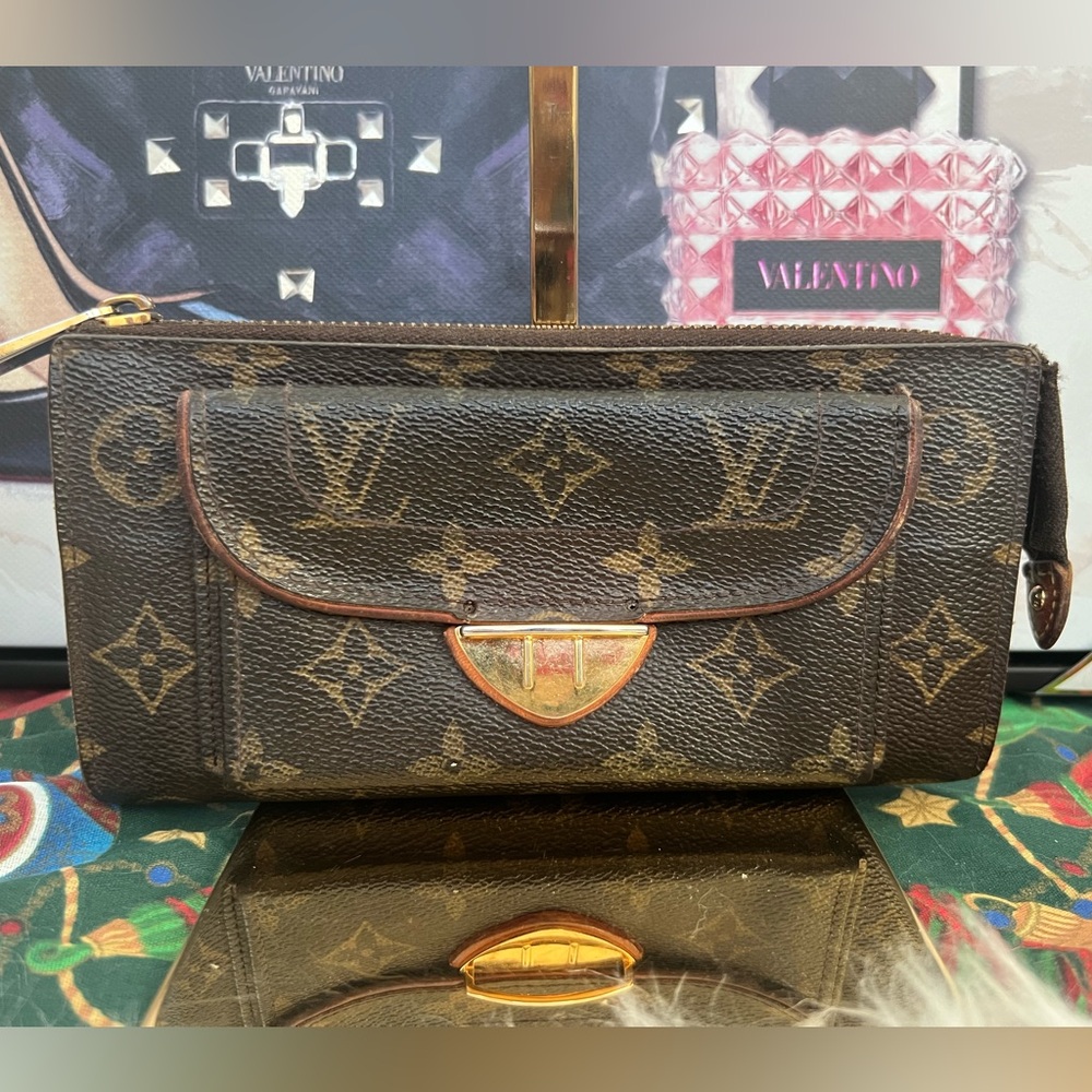 ⭐️Louis Vuitton Monogram Astrid Wallet